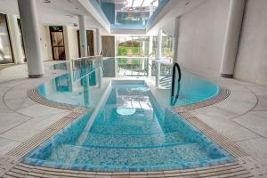 Basen w obiekcie Hotel Wojciech lub w pobliżu