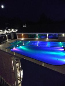 Bazén v ubytovaní Apartament Limonkowy Kołobrzeg Podczele alebo v jeho blízkosti