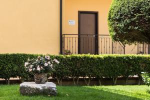 A garden outside Casa Vacanza Dal Cavaliere