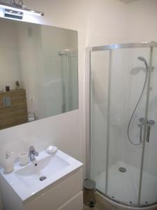 Kúpeľňa v ubytovaní Apartament Limonkowy Kołobrzeg Podczele