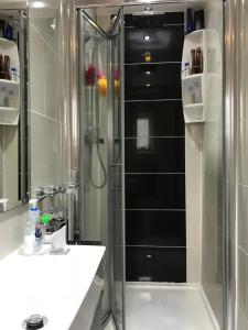 Kúpeľňa v ubytovaní Spacious House 15min to Canary Wharf/O2/Excel/Central London