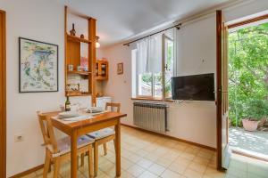 Kuchyň nebo kuchyňský kout v ubytování Apartman Pia