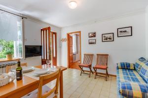 TV a/nebo společenská místnost v ubytování Apartman Pia