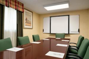 Mötes- och/eller konferenslokaler på Hawthorn Suites by Wyndham Tinton Falls