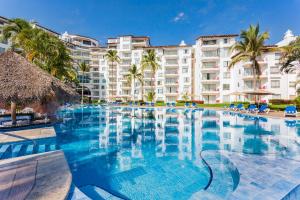 Bazén v ubytování Vamar Vallarta All Inclusive Marina & Beach Resort nebo v jeho okolí