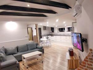 Kuchyňa alebo kuchynka v ubytovaní Station Apartments Katowa 11