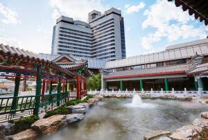 Gedung tempat hotel berlokasi