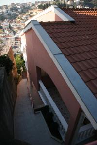 Nespecifikovaný výhled na destinaci Ulcinj nebo výhled na město při pohledu z apartmánu