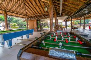 O masă de biliard de la Bintan Spa Villa Beach Resort & Spa