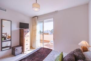 A television and/or entertainment centre at Casa Neus Barà