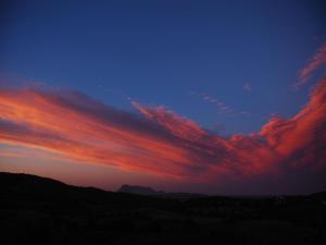 Alba o tramonto visti dall'interno del bed & breakfast o dai dintorni