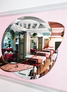 Un restaurant sau alt loc unde se poate mânca la Hotel Nap