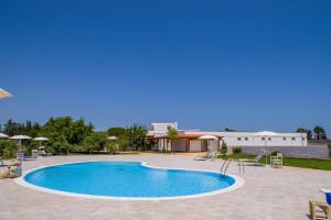 The swimming pool at or close to I Ruscioli