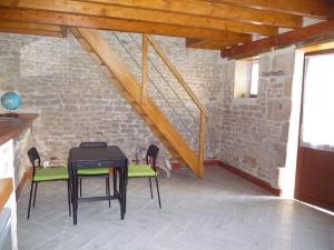 Gambar di galeri bagi Le Haut Fontaine : gîte 4/5 pers. ou site entier 9 pers di Saint-Georges-lès-Baillargeaux