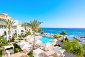 Bazén v ubytování JOIA Salomé by Iberostar -Adults Only nebo v jeho okolí