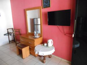 TV a/nebo společenská místnost v ubytování Shanith Guesthouse Negombo