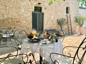 Nápoje v ubytovaní Villa Vager Mani Hotel