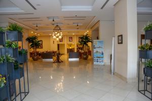Лобби или стойка регистрации в City Tower Hotel +116 фотографий