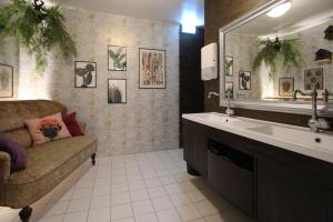 Koupelna v ubytování Skanstulls Boutique Hostel + 37 fotografií