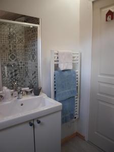 Koupelna v ubytování L'Estanquet Bed and Breakfast pdj offert