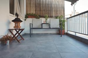 Uma varanda ou terraço em Bedbox Hostel