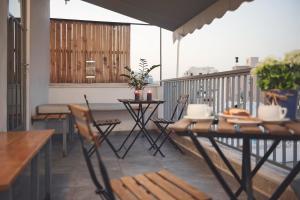 Uma varanda ou terraço em Bedbox Hostel