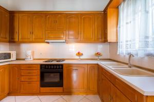 A kitchen or kitchenette at Femina