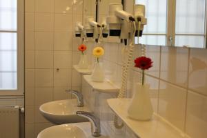 Um banheiro em Grand Hostel Berlin Classic