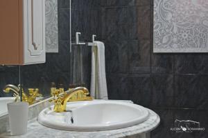 Uma casa de banho em Alecrim Rosmaninho Guest House