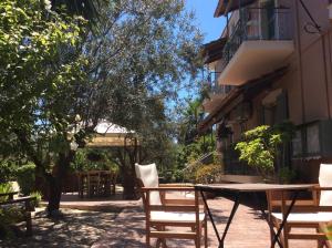 史伯提亞的住宿－Kefalonia apartments - 2 bedroom apartment in orchard, cute veranda, ground floor，相簿中的一張相片