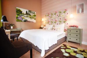 Postel nebo postele na pokoji v ubytování Fährhaus Meißen B&B