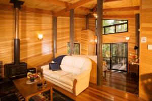 Khu vực ghế ngồi tại Springbrook Lyrebird Retreat