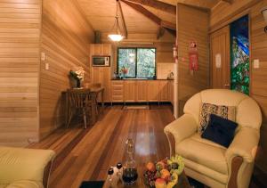 Khu vực ghế ngồi tại Springbrook Lyrebird Retreat