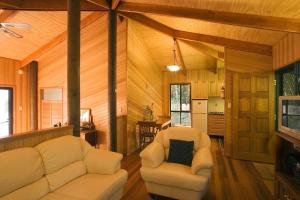 Khu vực ghế ngồi tại Springbrook Lyrebird Retreat