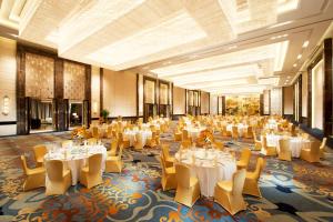 Restaurace v ubytování Wanda Realm Langfang + 32 fotografií