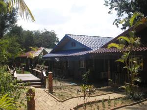 Zahrada ubytování Tamarind Grand Resort Mae Sariang