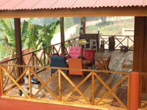 Balkón nebo terasa v ubytování Tamarind Grand Resort Mae Sariang