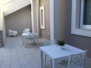 A seating area at Ledwars