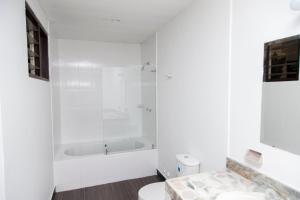 Ванна кімната в Les Balcons Hostel