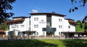 Budynek, w którym mieści się apartament