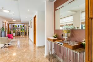 Gallery image of Sugar Business Hotel in Cochin