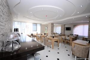 TV a/nebo společenská místnost v ubytování Dream Tower