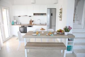 Cucina o angolo cottura di Paliouri Sea Lounge by Luxlikehome