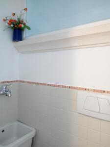 Ένα μπάνιο στο Casa Indipendente Settecentesca AIRCON Wifi Vista Mare