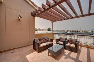 Foto dalla galleria di J5 Villas Holiday Homes Barsha Gardens a Dubai