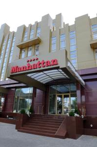 Majutusasutuse Manhattan Hotel & Restaurant fassaad või sissepääs
