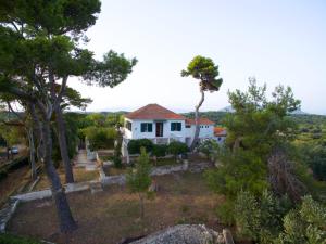 Vonkajšia záhrada v ubytovaní Villa eleni