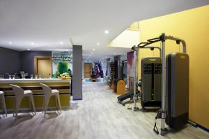 The fitness centre and/or fitness facilities at Istanbul Gonen Hotel