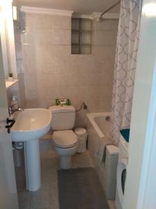 Ένα μπάνιο στο Gorginas Home +16 φωτογραφίες