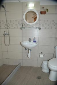 Ένα μπάνιο στο Διαμερίσματα Μπετσάνης Στάφυλος